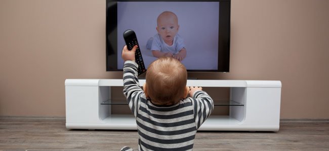 ¿Cómo utilizar la televisión con nuestros hijos?